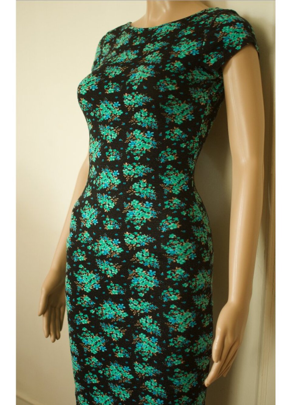 Green Floral Dress / Size M/ Streches / 2012